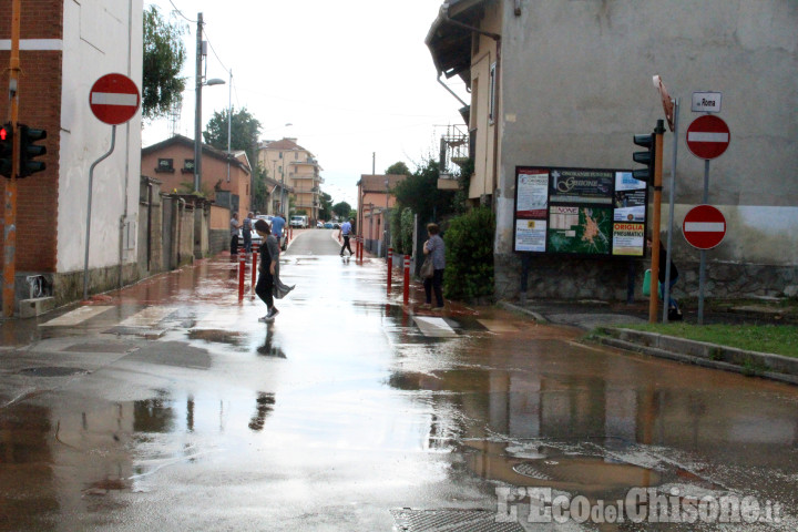 None, Via Roma: rottura di una tubazione 