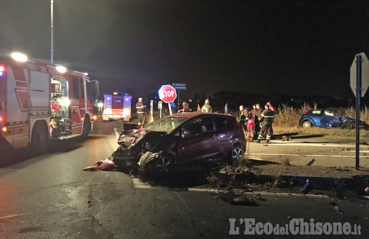 Orbassano: schianto tra due auto al bivio per Candiolo, quattro feriti