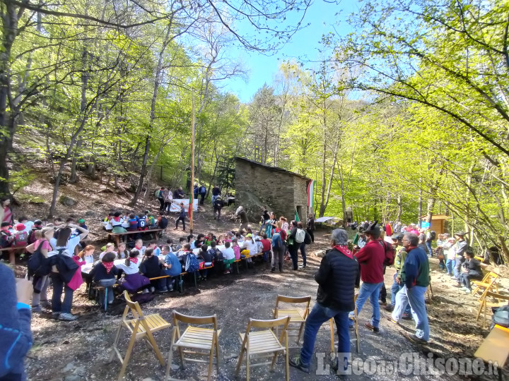 Il rifugio partigiano com'era durante la Resistenza: la baita della "Banda del Tetu" riallestita per il 25 aprile