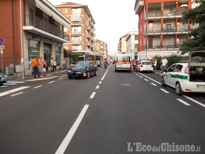 Nichelino: causa incidente a carambola e fugge, rintracciato