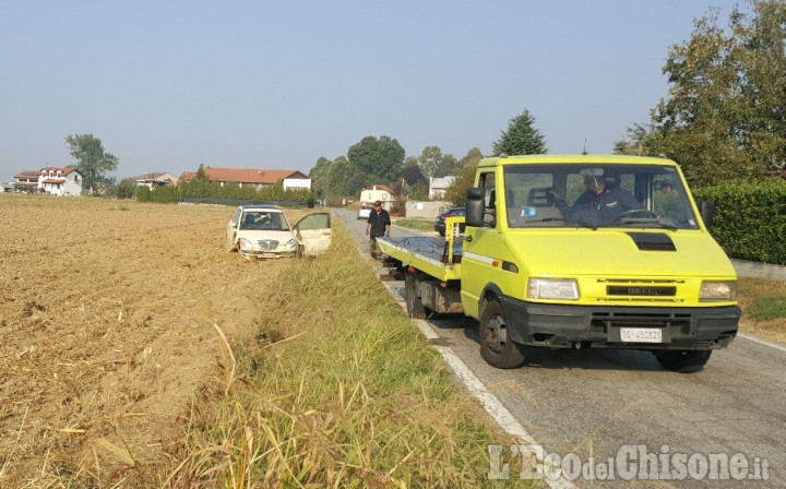 Vinovo: con l&#039;auto finisce fuori strada, ferita 21enne di Candiolo