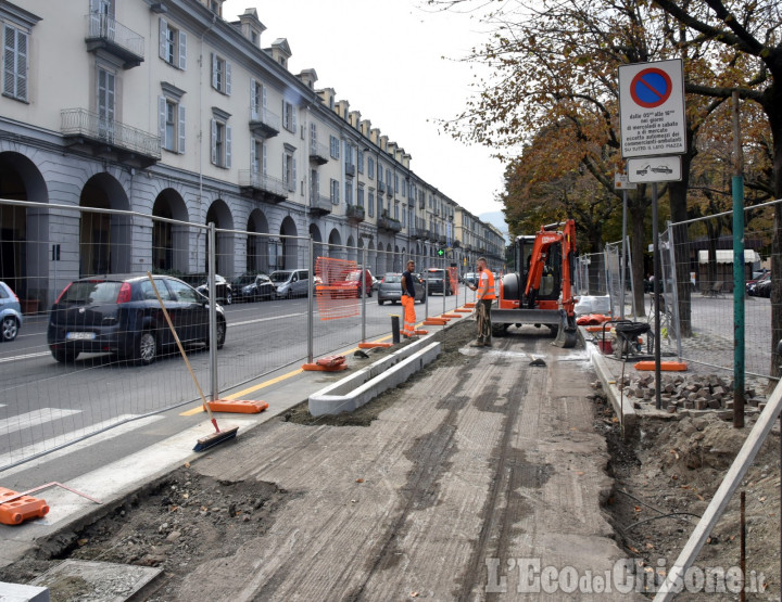 Pinerolo, via Trieste chiusa da domani per i lavori della ciclabile 