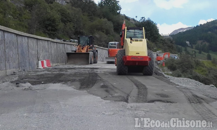 Frana di Champlas du col: la strada riapre solo per mezzi leggeri e per la Cesana-Sestriere