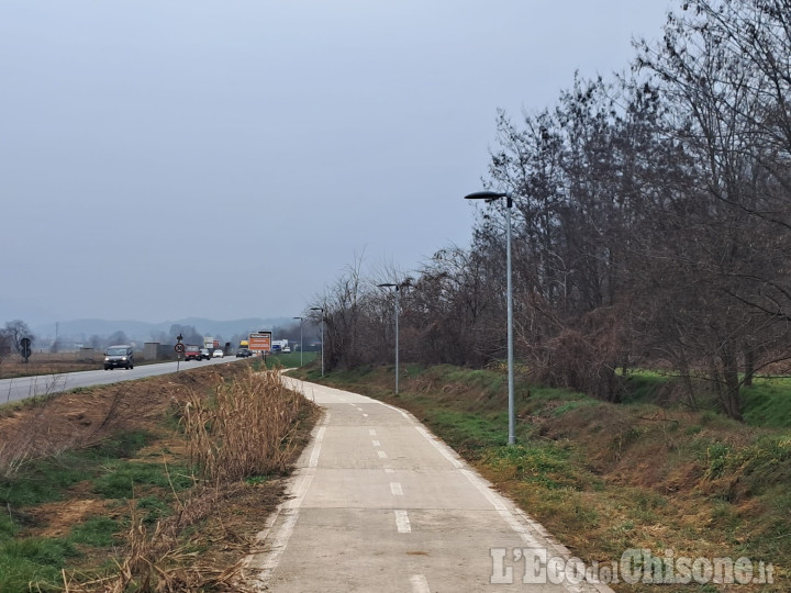Rivalta: luci a led sulla pista ciclabile di via san Luigi