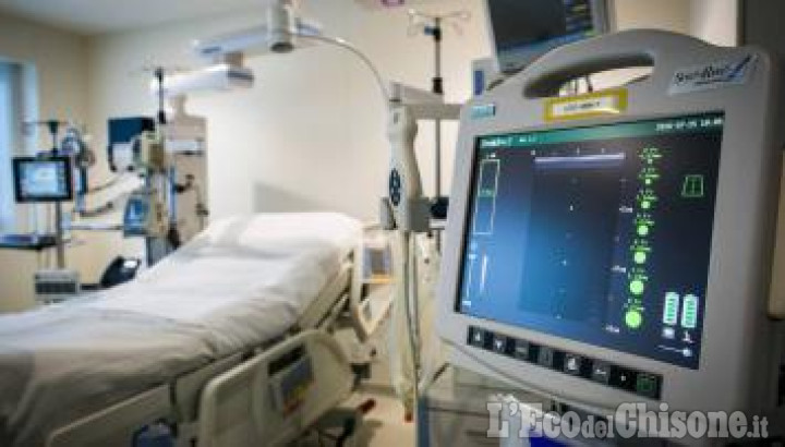 Covid, situazione pesante negli ospedali: sospesi ricoveri no Covid e le attività ambulatoriali, salvaguardate le urgenze e gli screening oncologici  