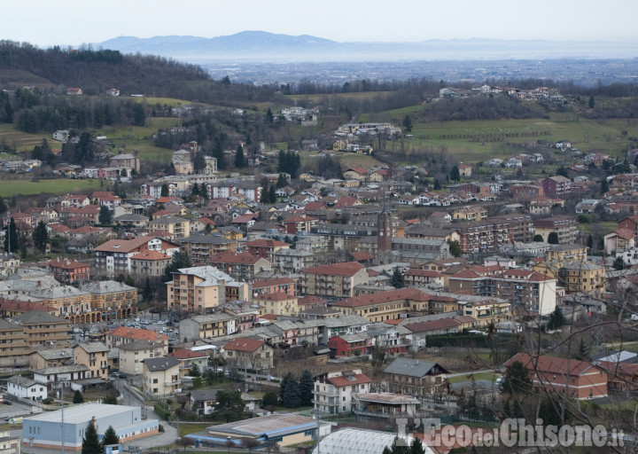 Luserna: incidente ad Airali, ferito a una mano mentre tagliava legna