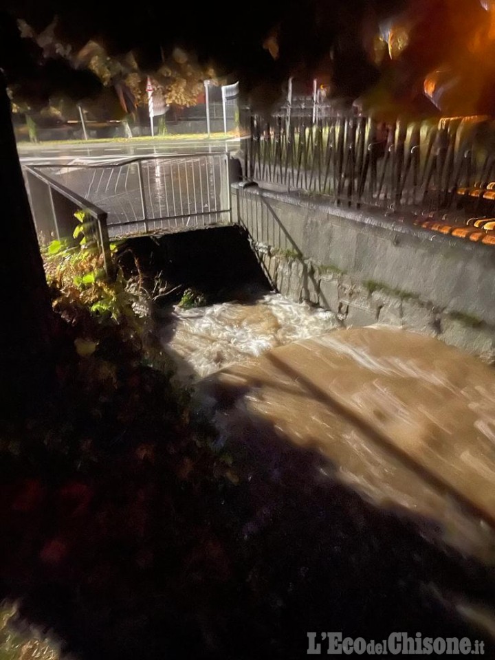 Forti piogge: intasato il canale a Luserna San Giovanni