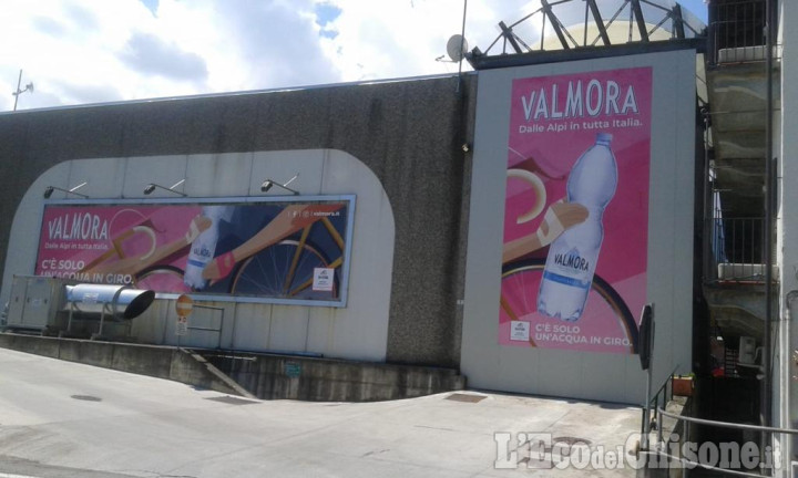 Aspettando il Giro d&#039;Italia: a Luserna l&#039;acqua minerale &quot;si tinge&quot; di rosa