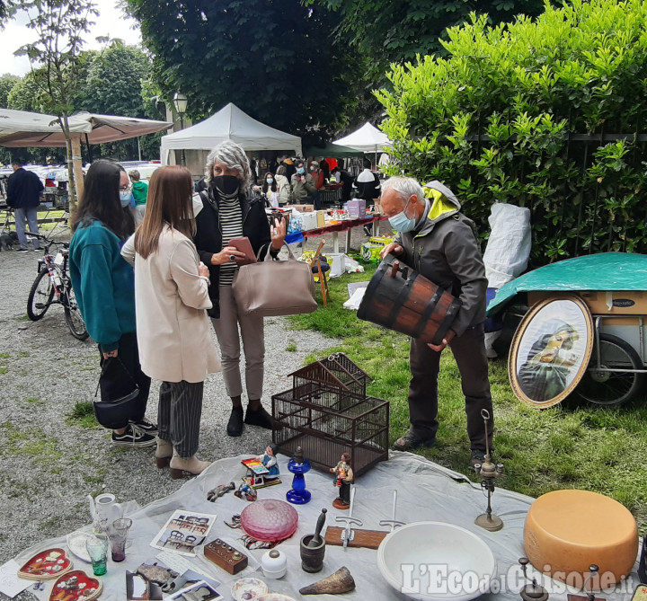 Ferragosto a Pinerolo: mercatino dell'usato per chi resta in città