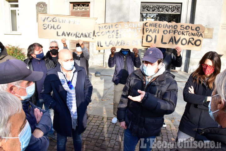 Protesta degli ambulanti al mercato di Pinerolo