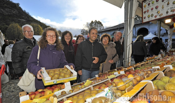 Cavour &quot;invasa&quot; dalle mele: al via la 36ª edizione di Tuttomele