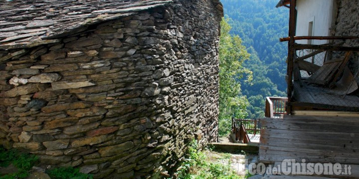 Costruire in montagna: corso gratuito a Ostana