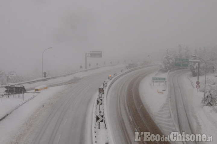 La neve fa slittare la consegna del vaccino in Piemonte di un giorno