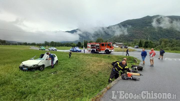 Villar Pellice: auto si ribalta in un prato, ferito il conducente