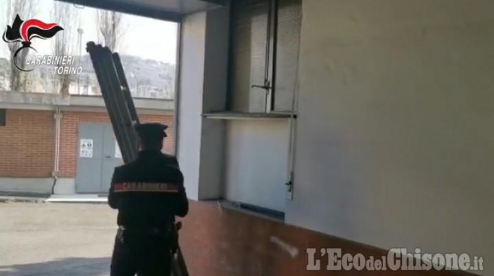 Tentano di svaligiare un'abitazione, arrestati due nichelinesi a Moncalieri