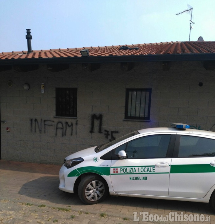 Nichelino, scrive insulto con lo spray: dovrà ripulire il muro
