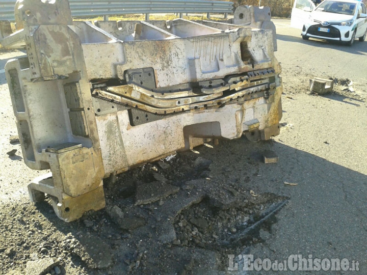 Nichelino: auotreno perde pesante carico, nessun ferito solo danni all&#039;asfalto