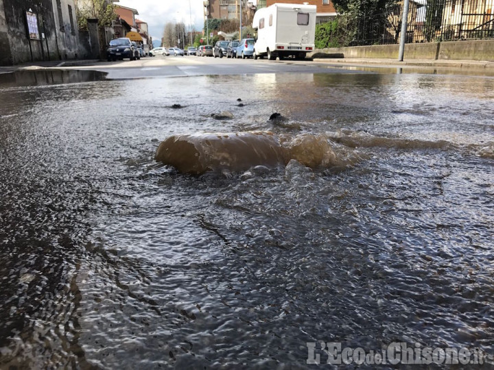 Nichelino: grossa perdita d&#039;acqua, chiusa via Martiri
