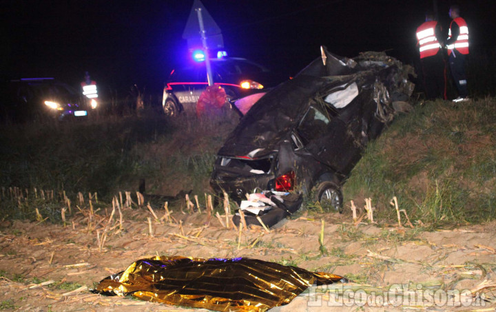 None: auto fuori strada, muore un 26enne di Orbassano