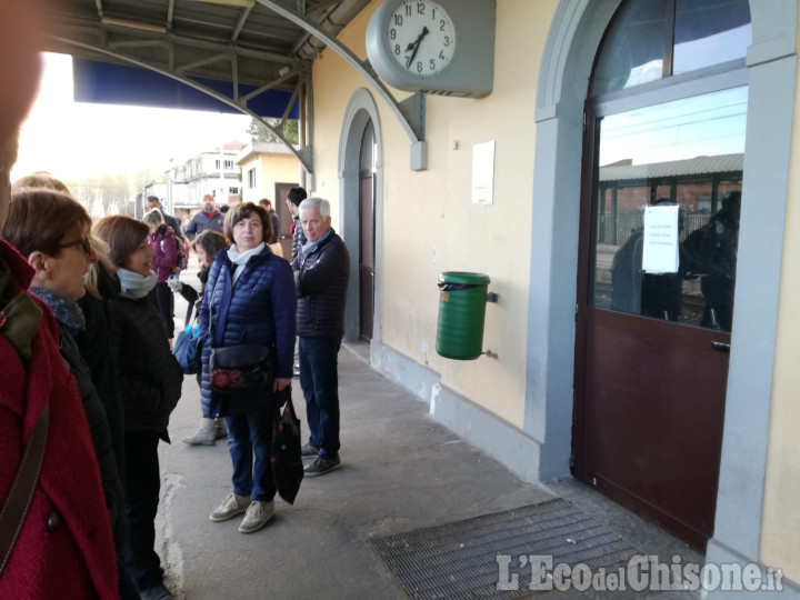 None: in stazione, sala d&#039;attesa chiusa per colpa dei vandali