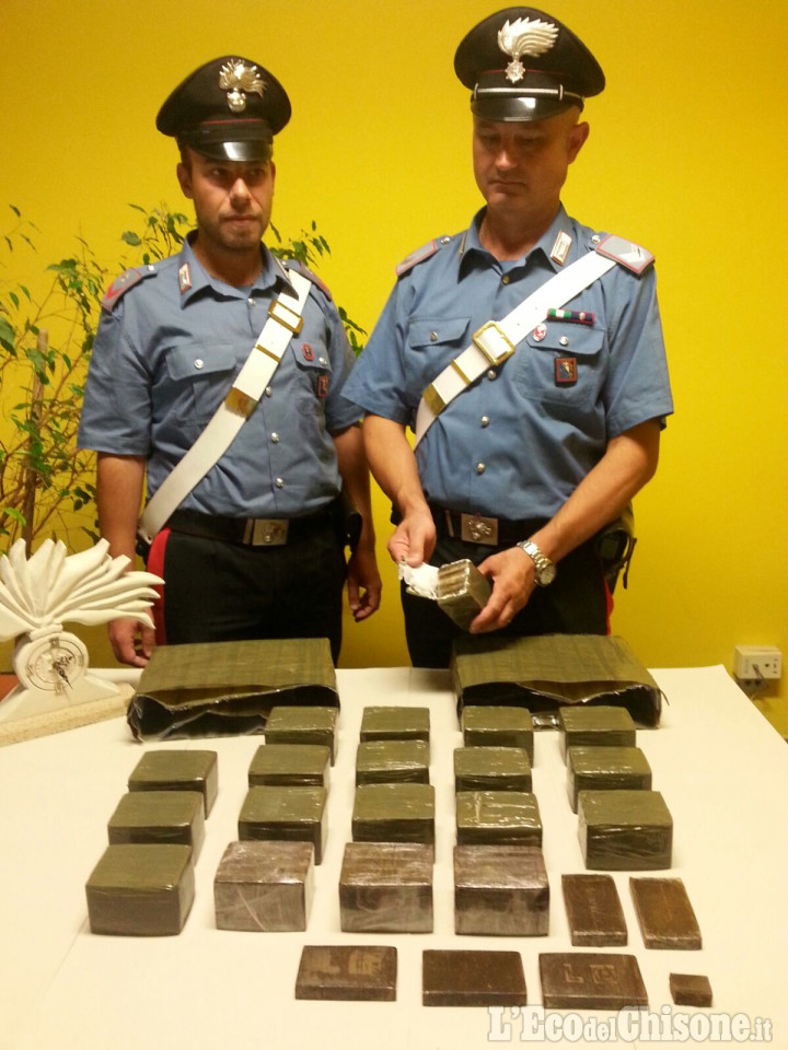 Orbassano: in auto aveva dieci chili di hashish, arrestato 43enne
