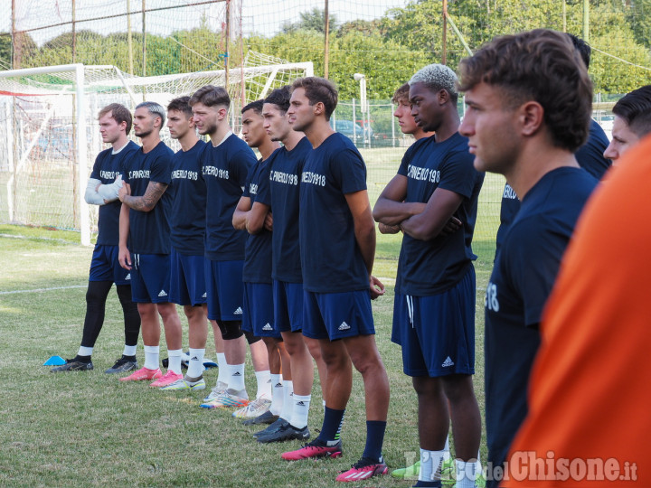 Pinerolo calcio al “lavoro” in campo, domani amichevole con la Juventus Primavera