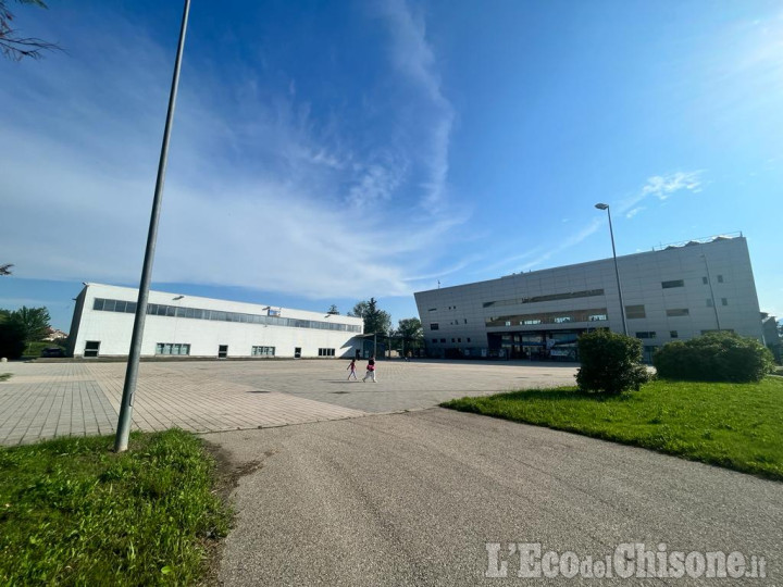 Pinerolo: il ghiaccio rimarrà in città, bocciata la mozione di "Pinerolo Bellissima"