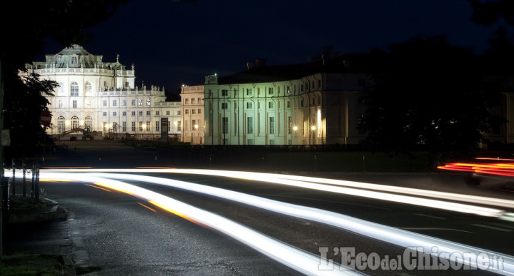 A Stupinigi a rimirar le stelle e poi stesi sul prato fino al mattino