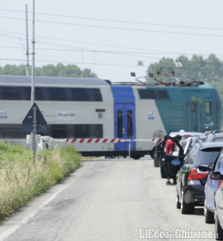 Passaggi a livello Torino-Pinerolo: a settembre un "tavolo" Regione-enti locali