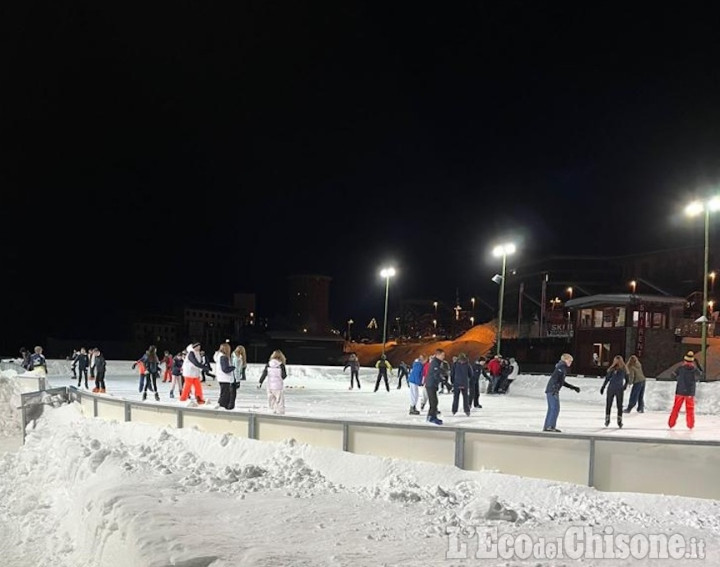 Aperta a Sestriere la pista di pattinaggio dello Stadio del Ghiaccio