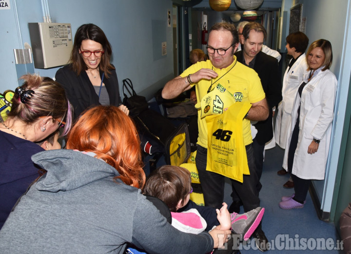Festa giallo Valentino Rossi in pediatria all&#039;Agnelli