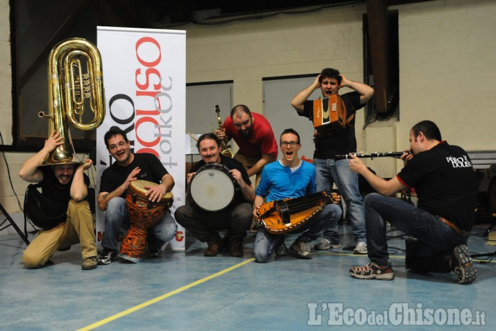 Pinasca: bal folk con i Peiro Douce