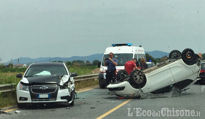 Orbassano: carambola tra auto in via Stupinigi