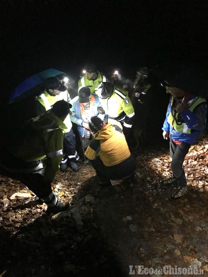 Cumiana: disperso nei boschi mentre cercava funghi, 81enne ritrovato dal Soccorso alpino