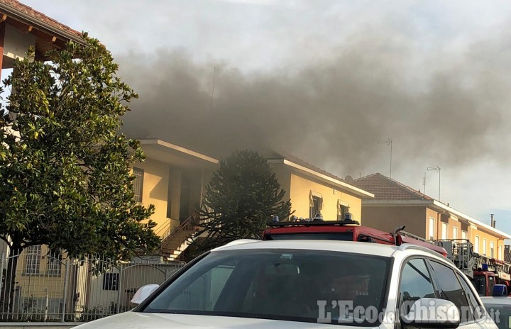 Piobesi: fiamme al sottotetto di un'abitazione di via Torino