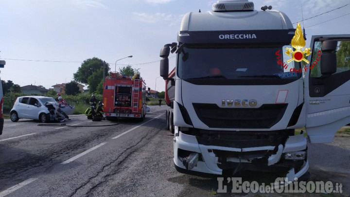 Schianto mortale nel vercellese, la vittima è una 66enne di Orbassano