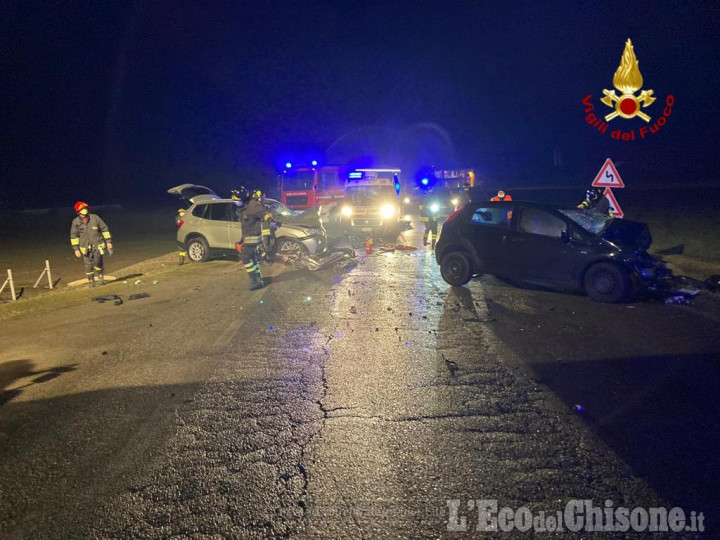 Barge: scontro tra auto in via Cardè, due i feriti