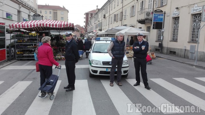 Pinerolo: Piazza Roma chiusa per il mercato