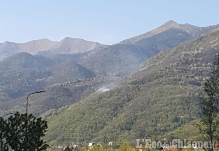 Pinasca: incendio boschivo in località Grangetta verso Serre Marchetto