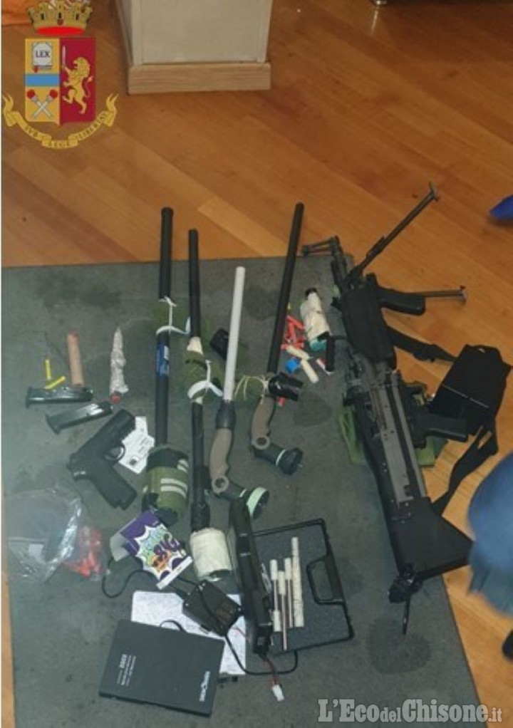 Pinerolo: 43enne arrestato alla stazione dalla Polfer, in casa aveva un arsenale