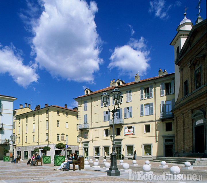 Anche a Pinerolo &quot;Una maglietta rossa per fermare l&#039;emorragia di umanità&quot;