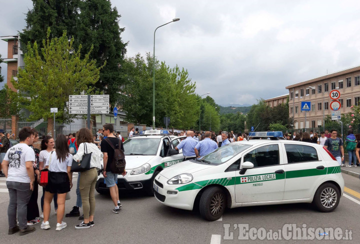 Pinerolo: per l'ultimo giorno di scuola vietato il consumo di alcool su area pubblica