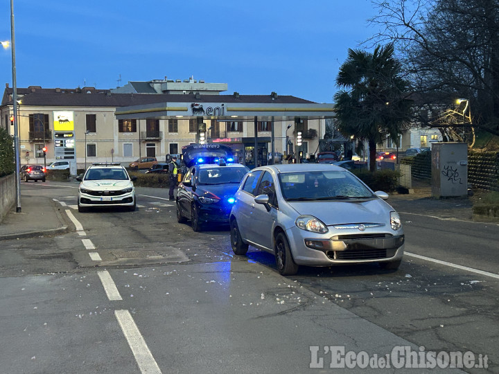Pinerolo: investita da un'auto in via Martiri del XXI, 60enne grave al Cto