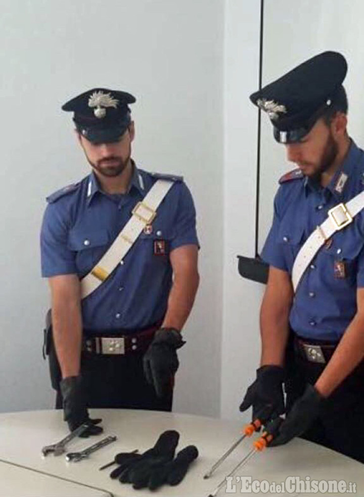 Pinerolo: ladre in appartamento, arrestate tre donne