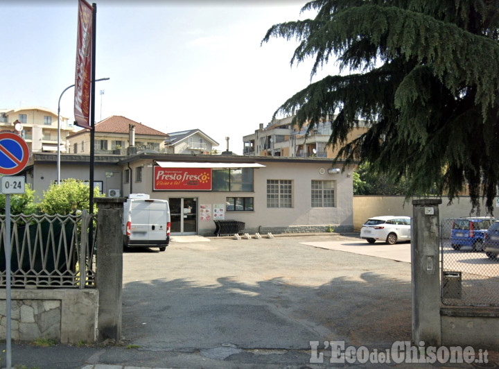 Pinerolo: ladri in azione al Prestofresco, rubato denaro e generi alimentari