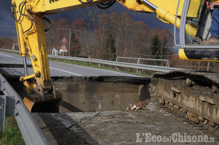 Alluvione, l&#039;unica via per Saluzzo da Pinerolo: Crocera Barge, Envie, Revello