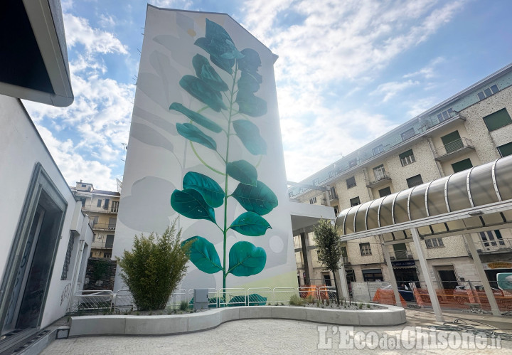 Pinerolo, domani gli ex "Portici Blu" diventano Piazzetta Alda Merini