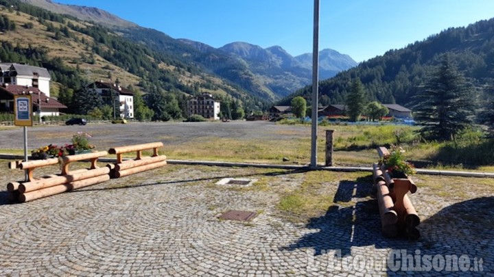 Pragelato, completato il carico/scarico per i camper nella piazza del mercato