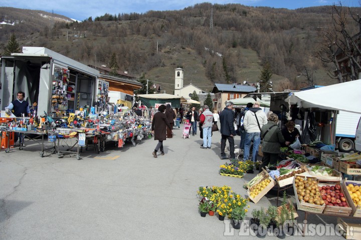 Pragelato: il mercato resta in Piazza Lantelme