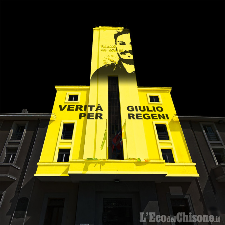 Pinerolo: la Torre del Municipio si illumina di giallo con il volto di Giulio Regeni 